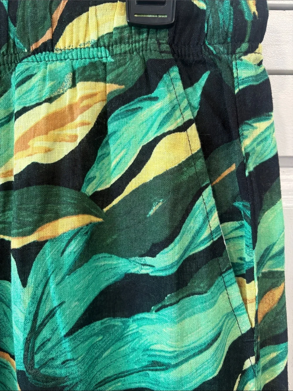 Like new Rachel Zoe linen blend tropical patterned pant